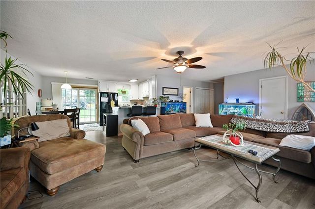 30 A Street, Lake Lotawana, MO 64086