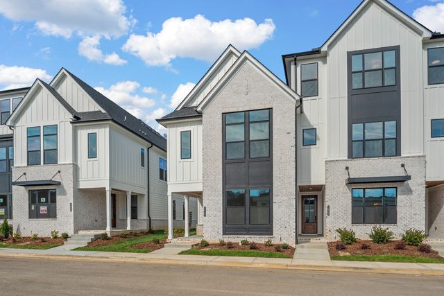 2060 Conductor Ln, Thompsons Station, TN 37179