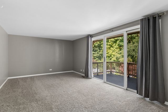 52 Whittington Course, St. Charles, IL 60174