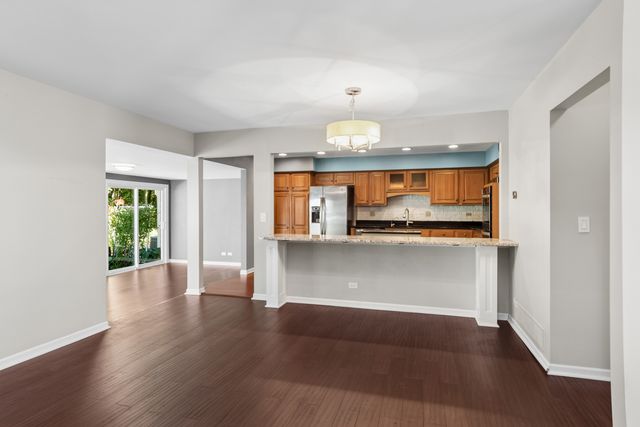 52 Whittington Course, St. Charles, IL 60174