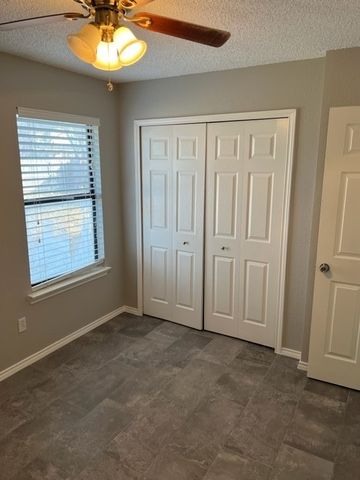4743 Shadyway Drive, Arlington, TX 76018