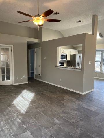 4743 Shadyway Drive, Arlington, TX 76018