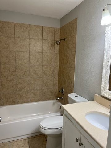4743 Shadyway Drive, Arlington, TX 76018