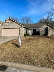 4743 Shadyway Drive, Arlington, TX 76018