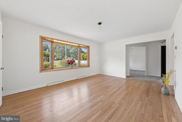 2176 PENNINGTON RD, Ewing, NJ 08638