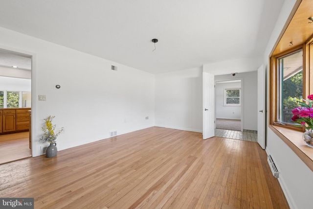 2176 PENNINGTON RD, Ewing, NJ 08638