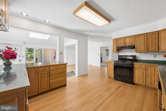 2176 PENNINGTON RD, Ewing, NJ 08638