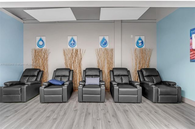 12673 S Dixie Hwy, Pinecrest, FL 33156