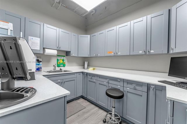 12673 S Dixie Hwy, Pinecrest, FL 33156