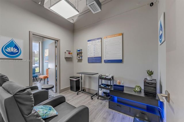 12673 S Dixie Hwy, Pinecrest, FL 33156