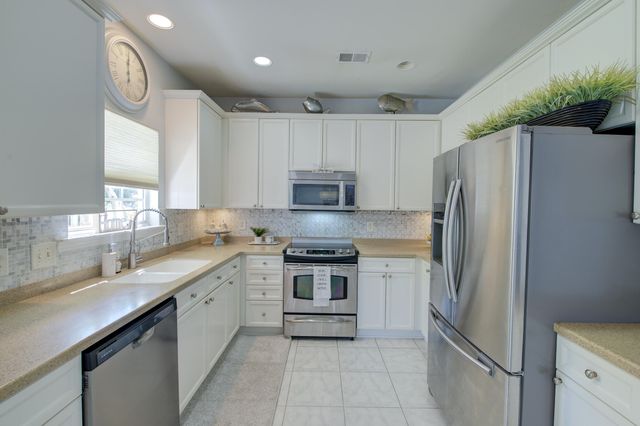104 Corrientes Court, Summerville, SC 29483