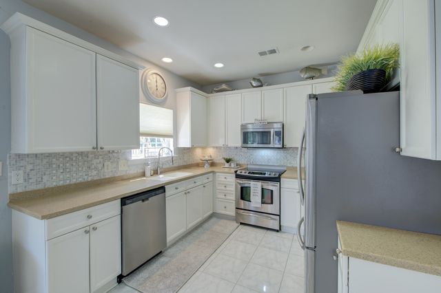 104 Corrientes Court, Summerville, SC 29483