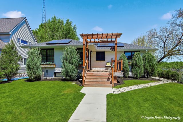 624 Country Club Drive, Mchenry, IL 60050