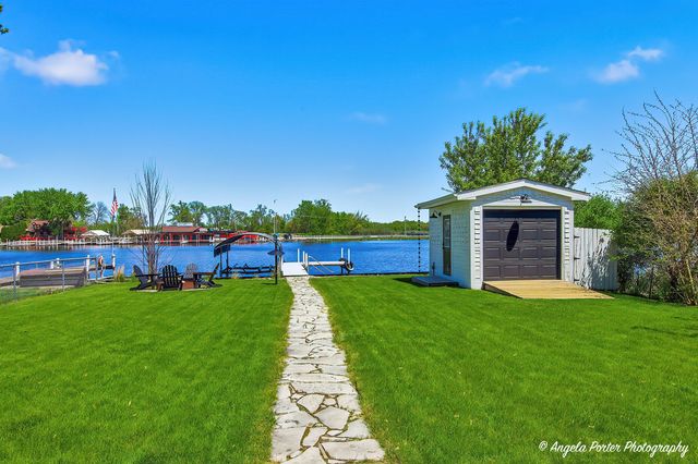 624 Country Club Drive, Mchenry, IL 60050