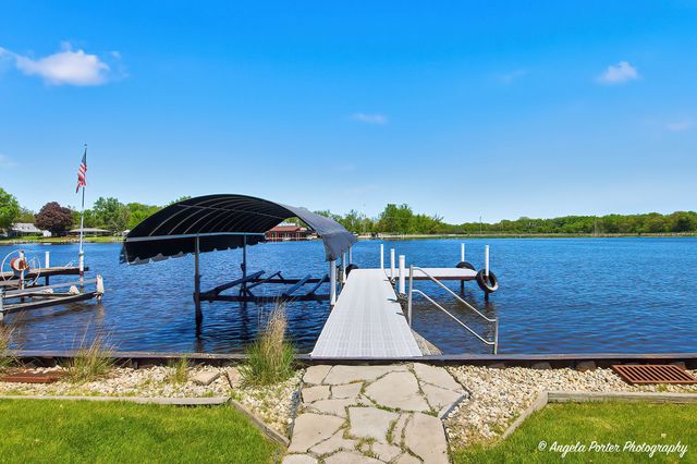 624 Country Club Drive, Mchenry, IL 60050