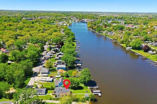 624 Country Club Drive, Mchenry, IL 60050