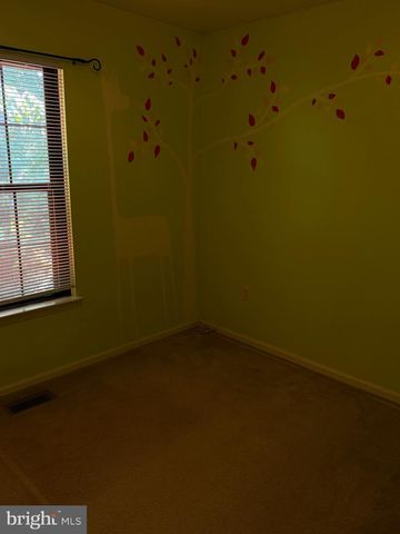 5904 ROBERTS COMMON CT, Burke, VA 22015