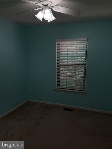 5904 ROBERTS COMMON CT, Burke, VA 22015