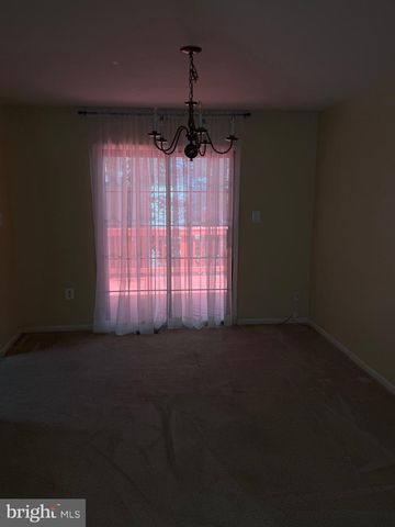 5904 ROBERTS COMMON CT, Burke, VA 22015
