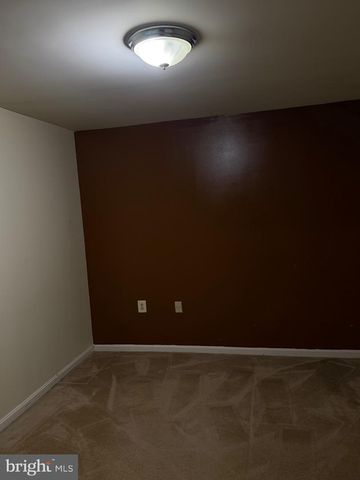 5904 ROBERTS COMMON CT, Burke, VA 22015