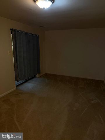 5904 ROBERTS COMMON CT, Burke, VA 22015