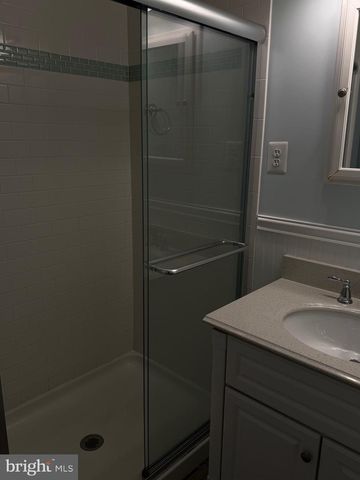 5904 ROBERTS COMMON CT, Burke, VA 22015