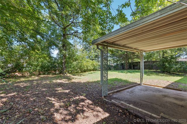 1122 S Division Street, Sapulpa, OK 74066