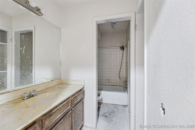 1122 S Division Street, Sapulpa, OK 74066