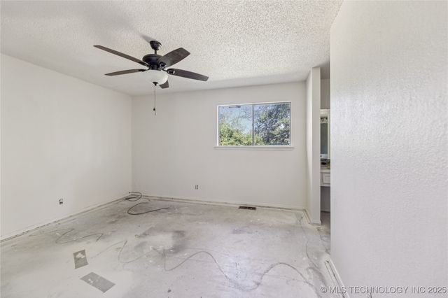 1122 S Division Street, Sapulpa, OK 74066