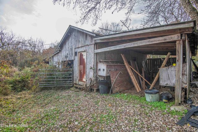 1303 Stevens Lane, Lenoir City, TN 37771