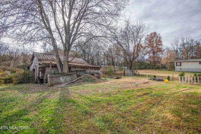 1303 Stevens Lane, Lenoir City, TN 37771