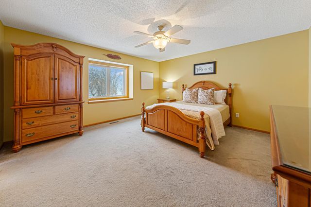 4090 Wells Lake Court, Faribault, MN 55021