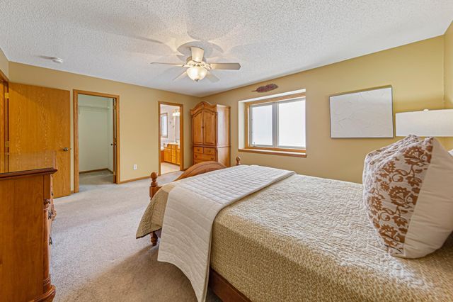 4090 Wells Lake Court, Faribault, MN 55021