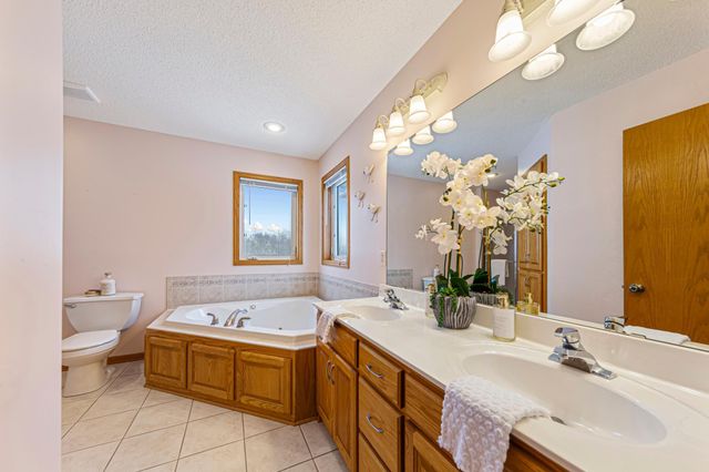 4090 Wells Lake Court, Faribault, MN 55021