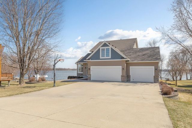 4090 Wells Lake Court, Faribault, MN 55021