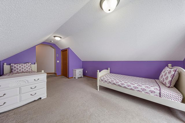 4090 Wells Lake Court, Faribault, MN 55021