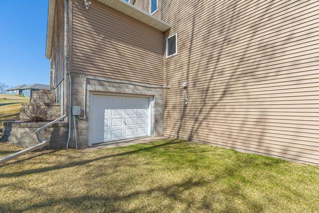 4090 Wells Lake Court, Faribault, MN 55021