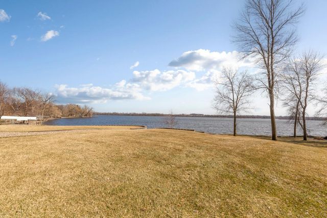 4090 Wells Lake Court, Faribault, MN 55021