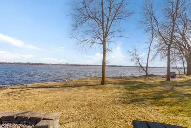 4090 Wells Lake Court, Faribault, MN 55021