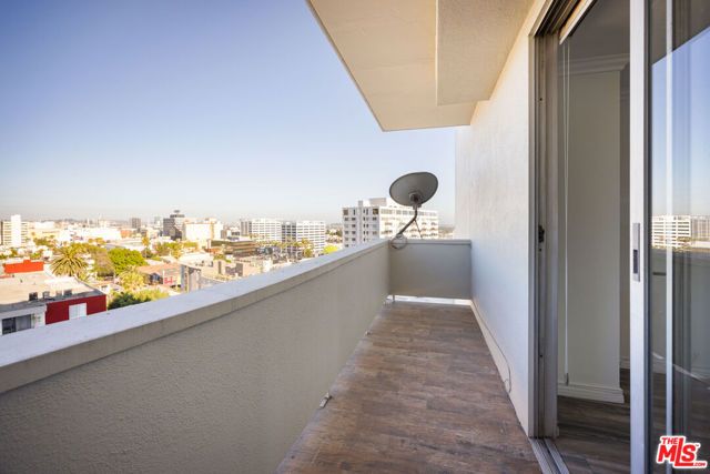 7250 Franklin Avenue 702, Los Angeles, CA 90046