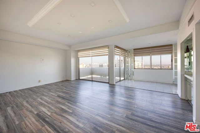 7250 Franklin Avenue 702, Los Angeles, CA 90046
