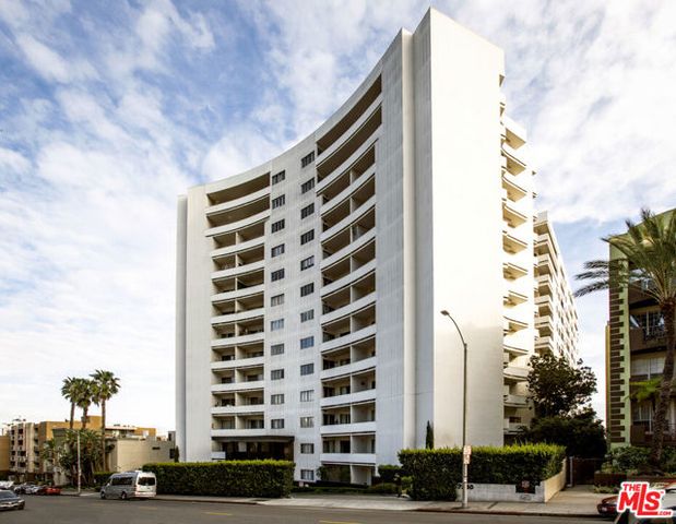 7250 Franklin Avenue 702, Los Angeles, CA 90046