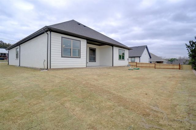 5824 Belaire Circle, Granbury, TX 76048