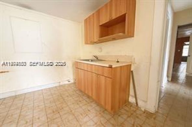 2228 SW 2nd St, Miami, FL 33135