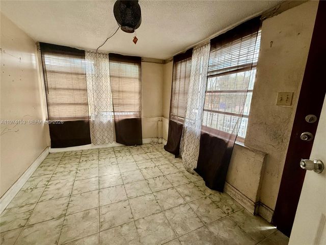 2228 SW 2nd St, Miami, FL 33135