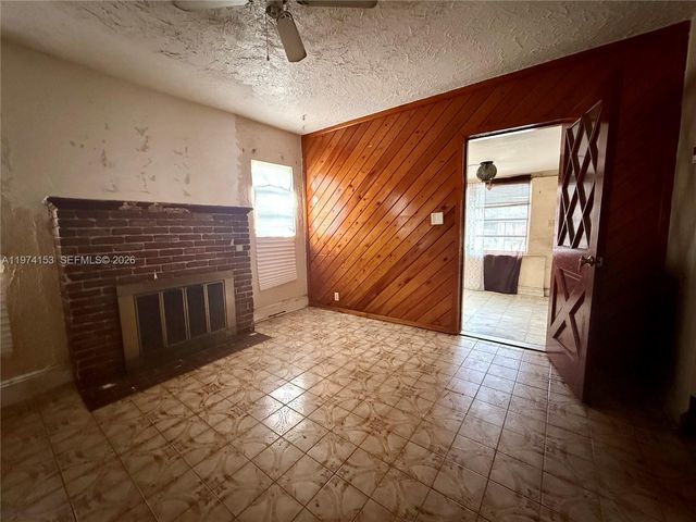 2228 SW 2nd St, Miami, FL 33135