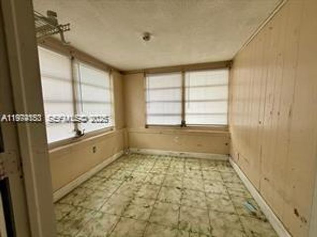 2228 SW 2nd St, Miami, FL 33135