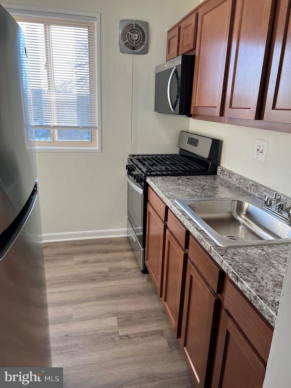 2500 QUEENS CHAPEL RD, Hyattsville, MD 20782