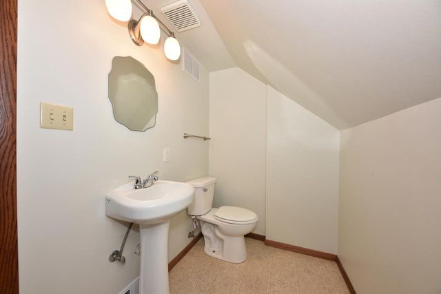 2616 S Chicago AVENUE, South Milwaukee, WI 53172