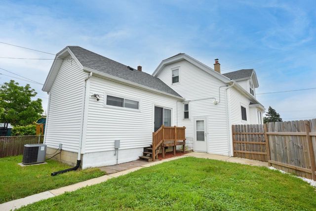 2616 S Chicago AVENUE, South Milwaukee, WI 53172